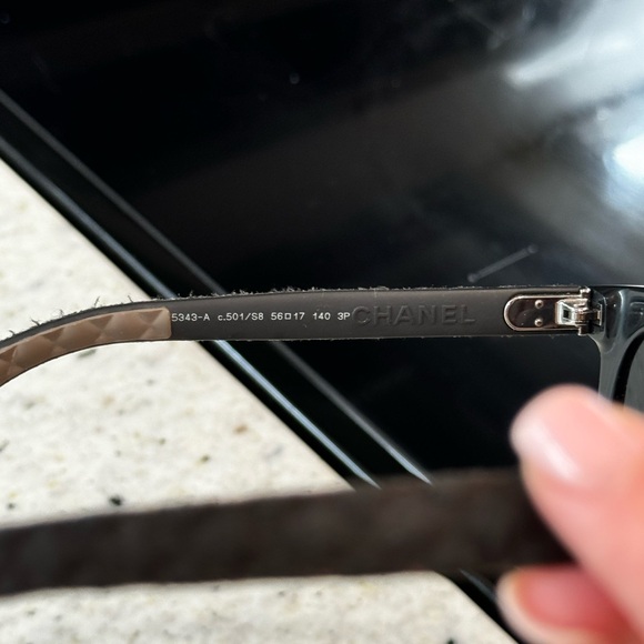 Chanel Polarized Sunglasses and case - Picture 9 of 9